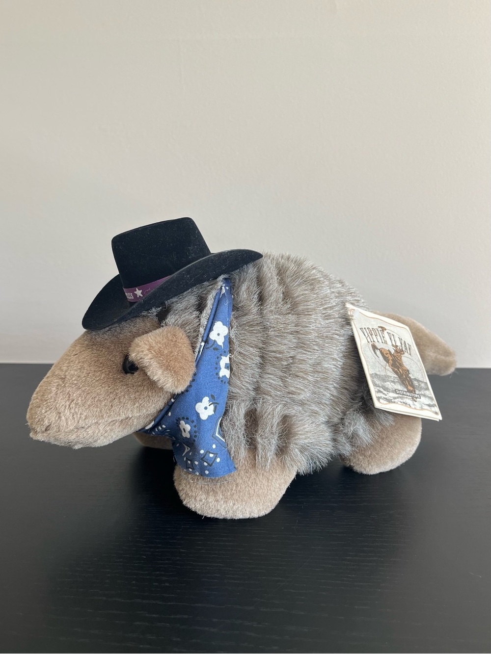 Yippie Yi Yay Texas Armadillo Stuffed Animal Plush Cowboy Hat Blue Bandana 12in - Picture 2 of 13